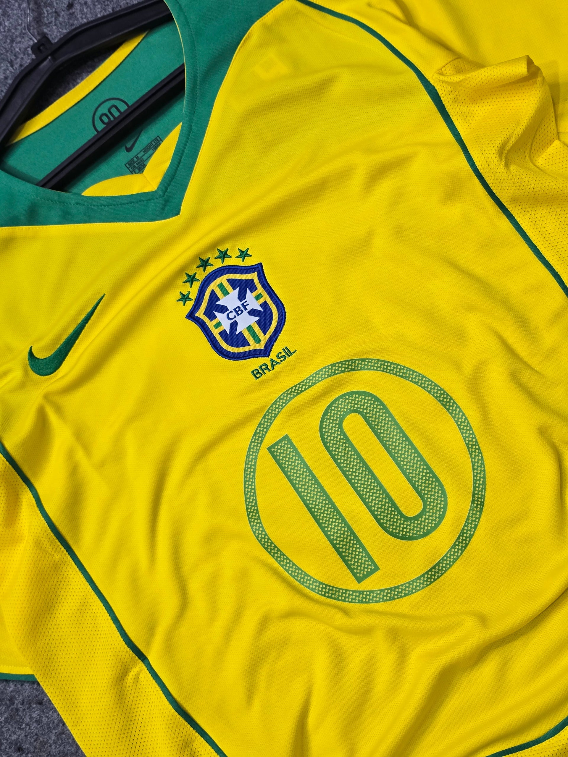 BRAZIL 2004 HOME (RONALDINHO)