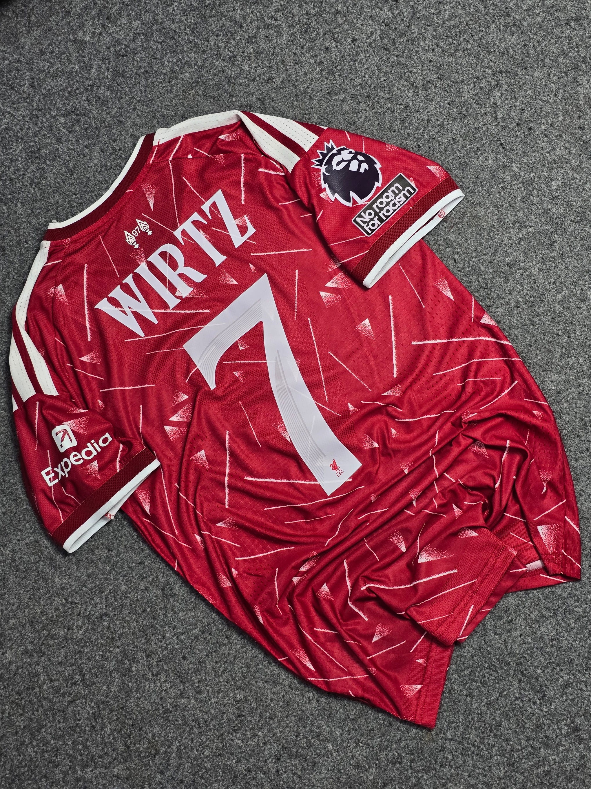 LIVERPOOL 2026-27 HOME PLAYER VERSION (Writz/Szoboszlai)