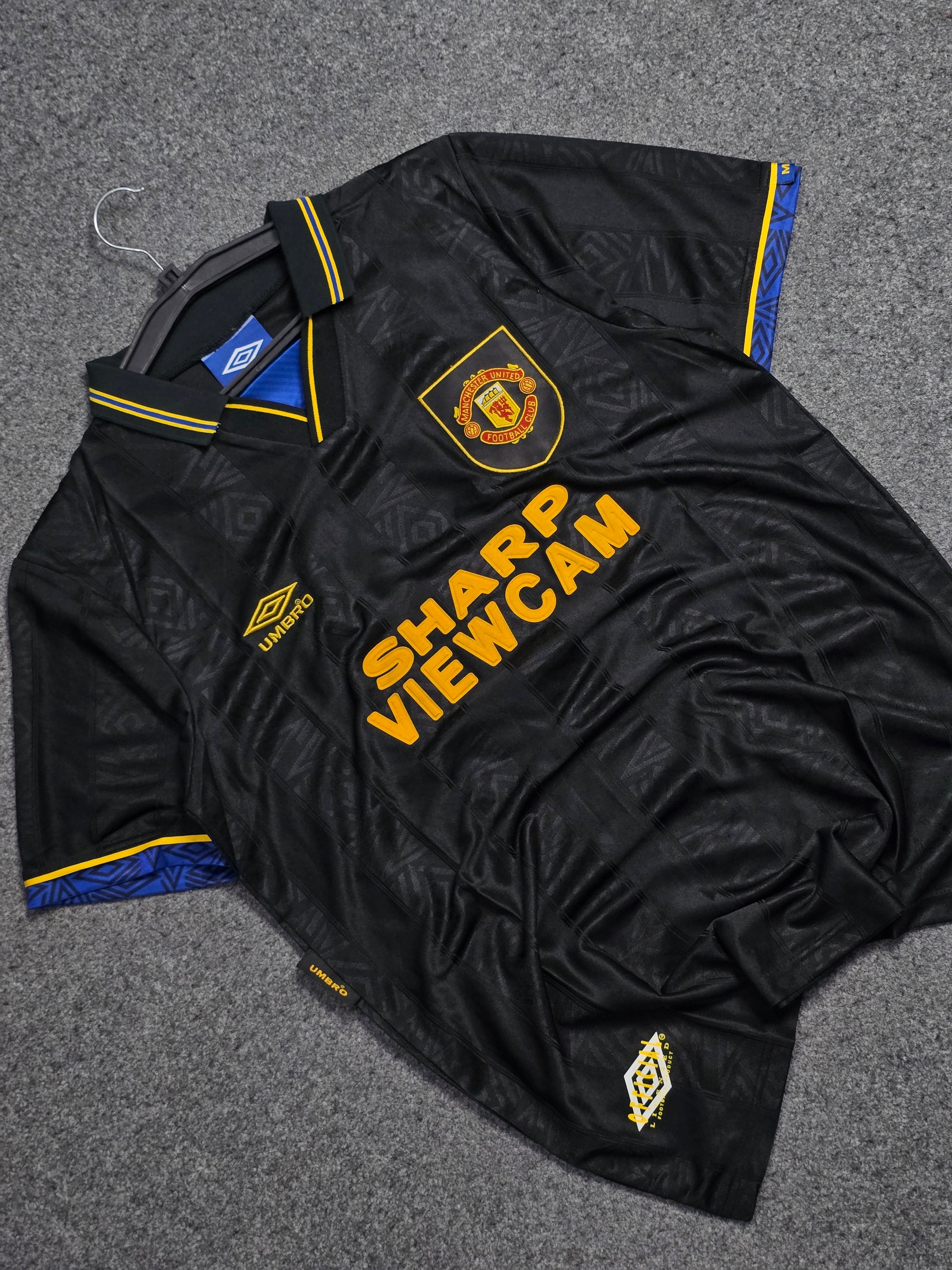 MAN UNITED 1993-94 AWAY (CANTONA)
