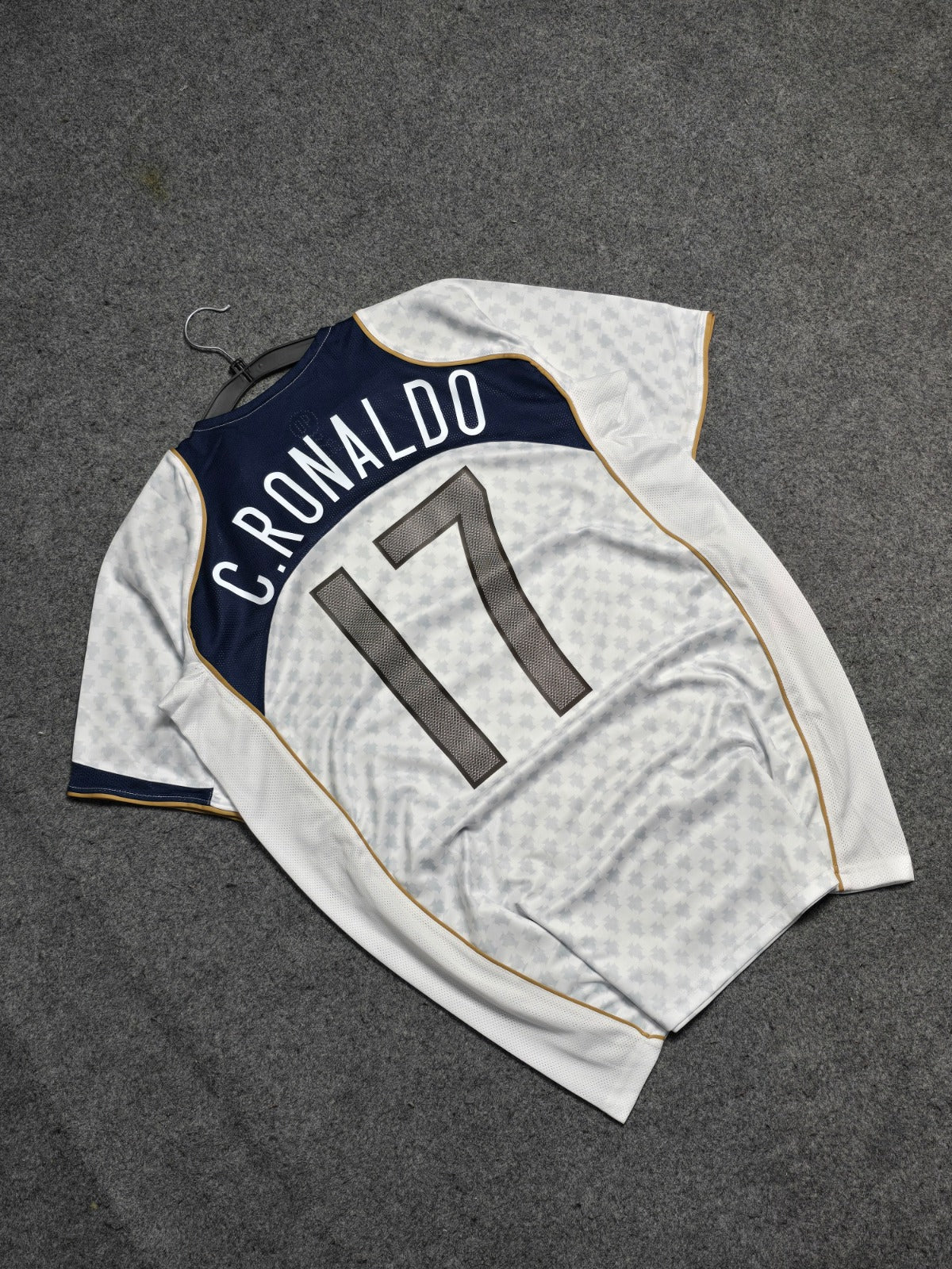 PORTUGAL 2004 AWAY (RONALDO)