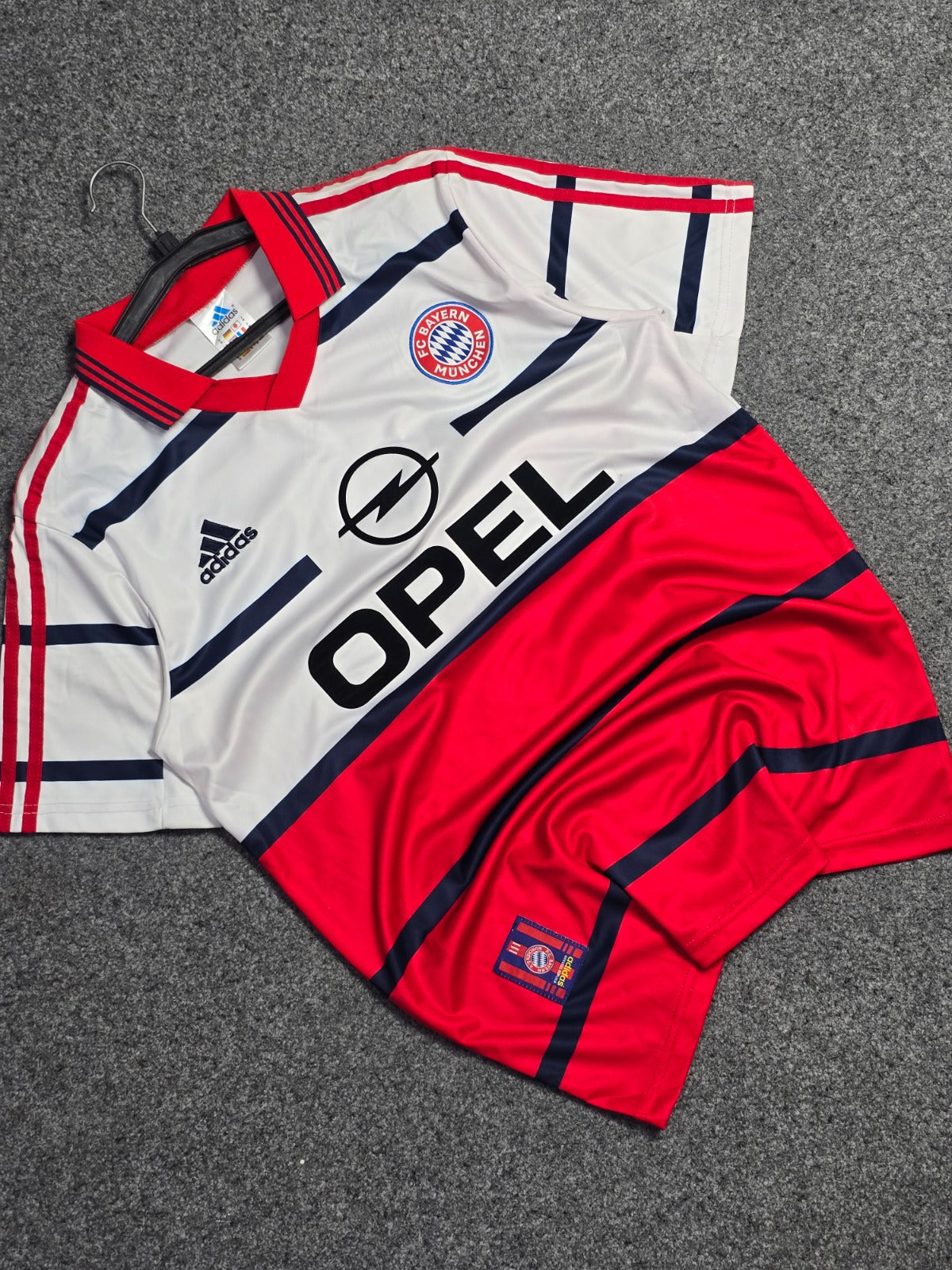 BAYERN MUNCHEN 1998-99 AWAY