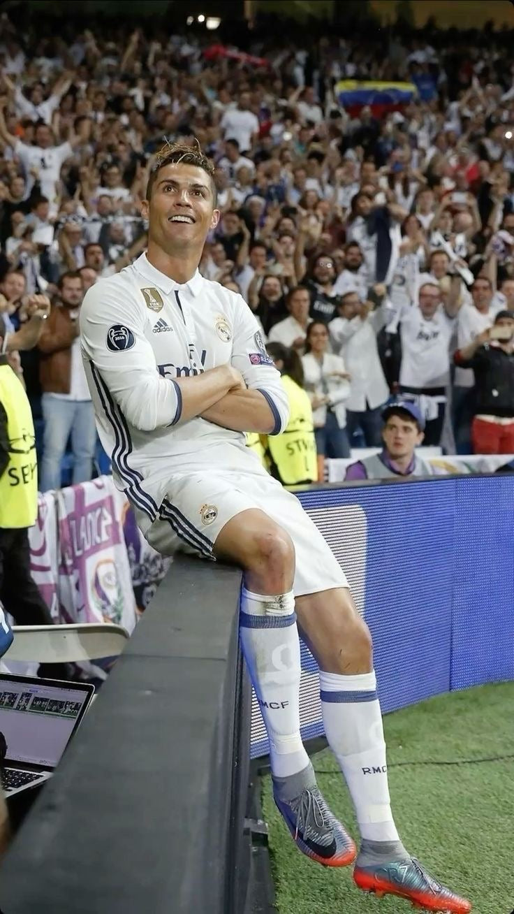 REAL MADRID 2016-17 (RONALDO)HOME