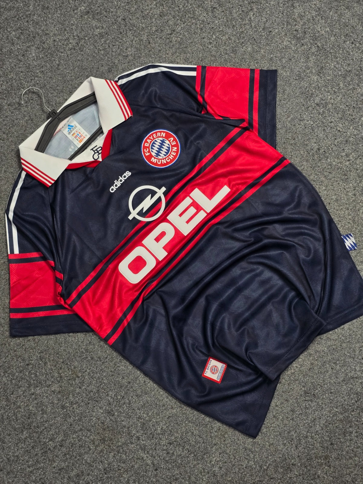 BAYERN MUNCHEN 1998-99 HOME