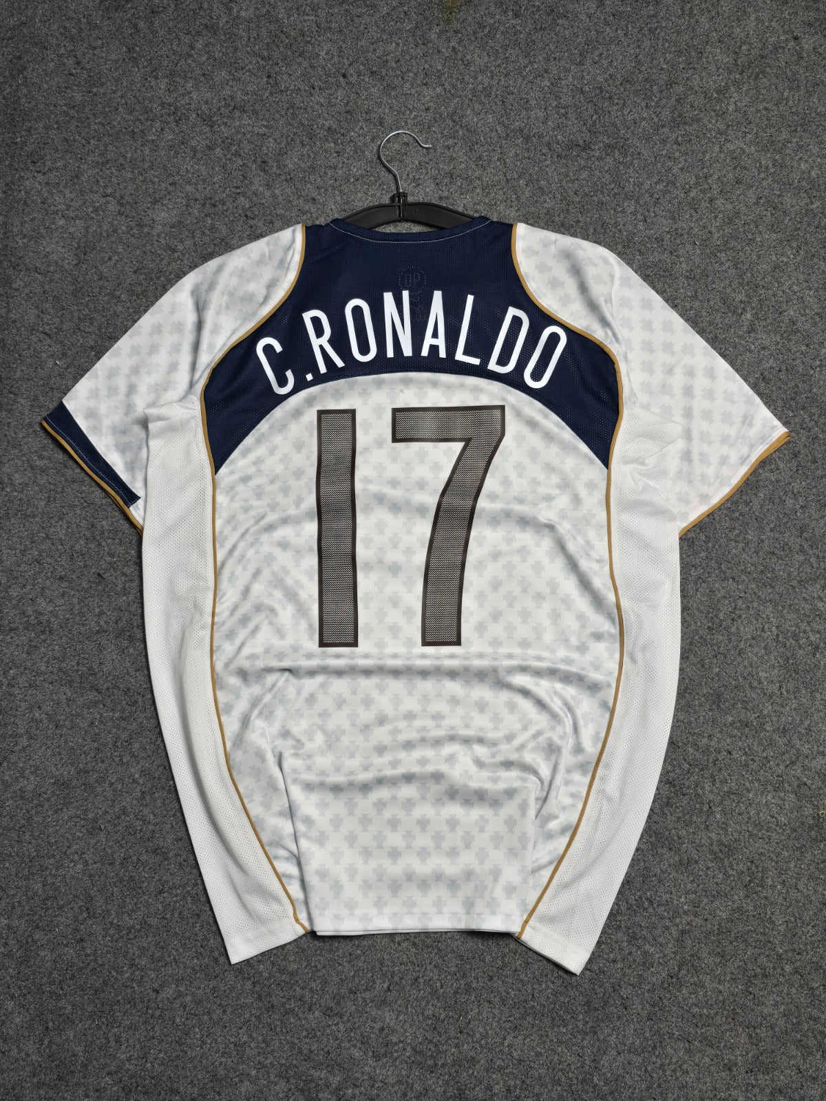 PORTUGAL 2004 AWAY (RONALDO)