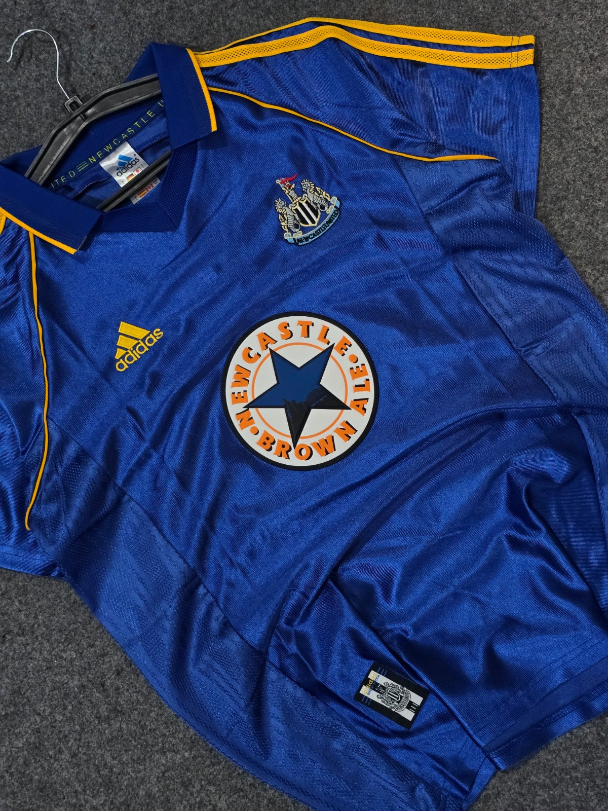 NEW CASTLE 1998-99 AWAY