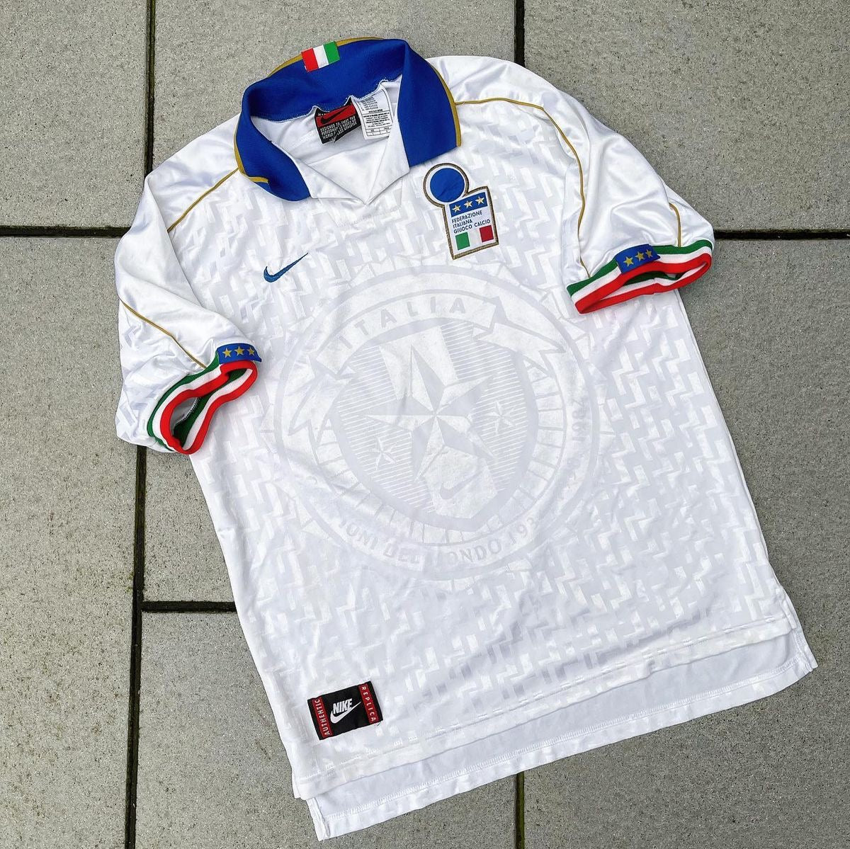 ITALY 1996 AWAY (MALDINI)
