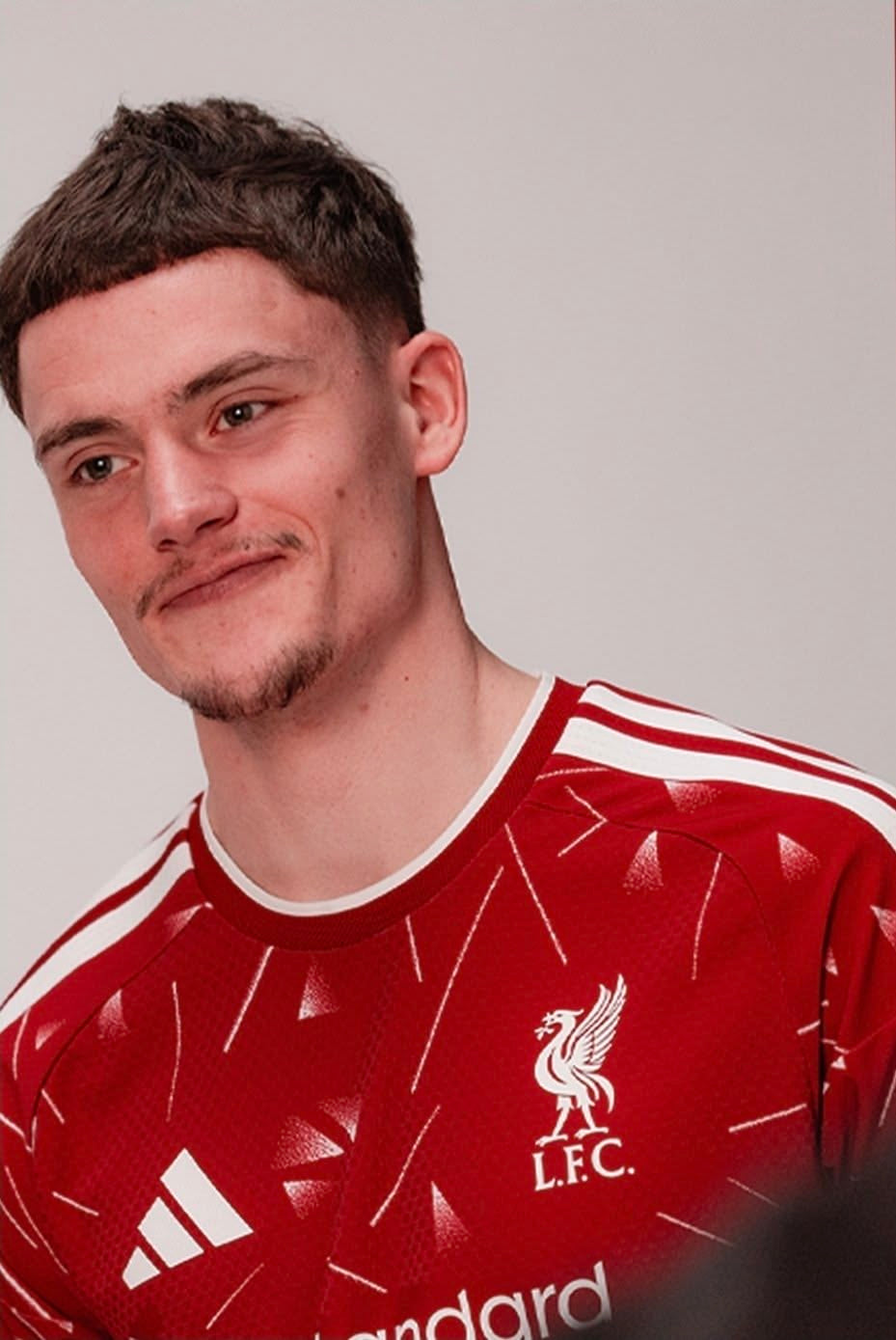 LIVERPOOL 2026-27 HOME PLAYER VERSION (Writz/Szoboszlai)