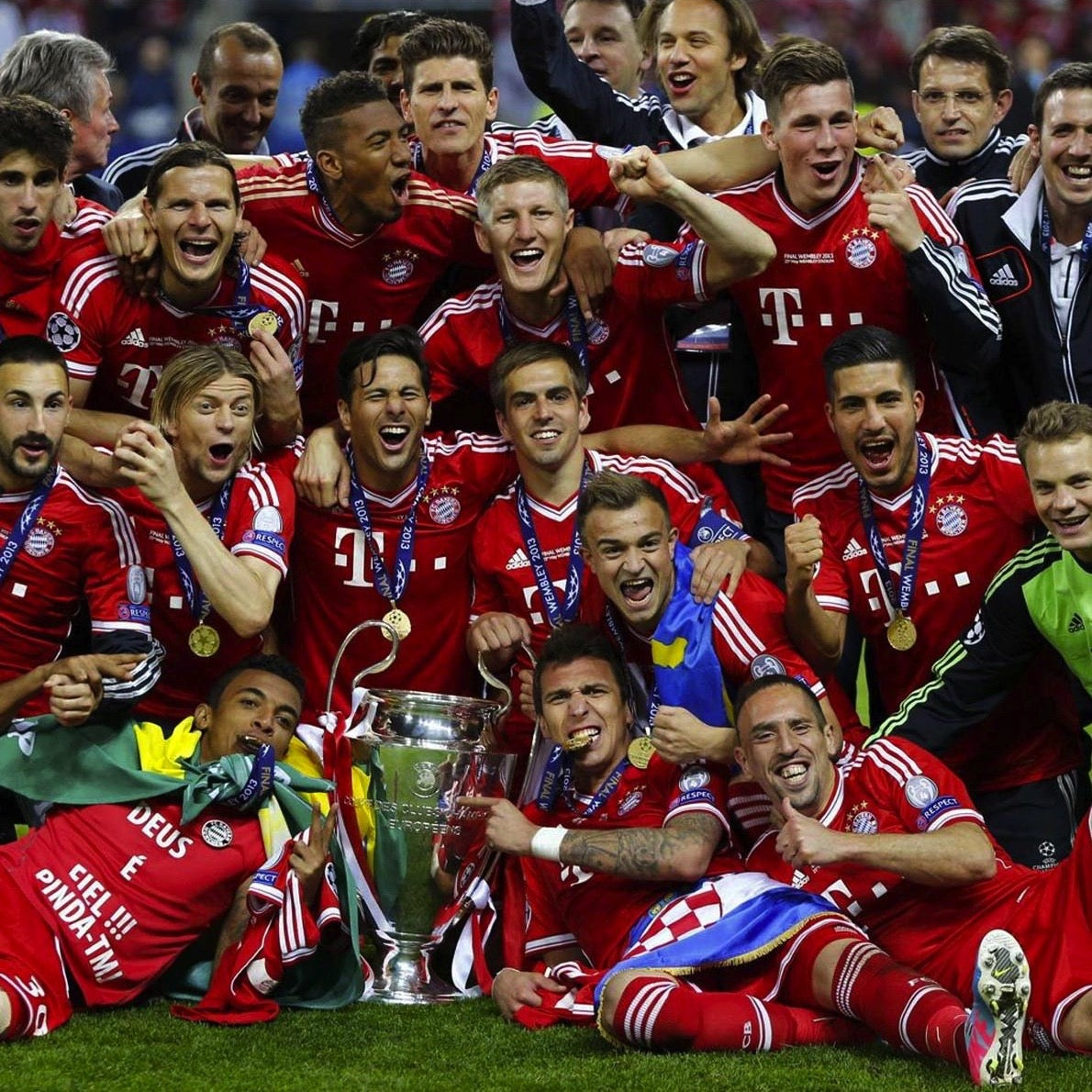 BAYERN MUNCHEN 2013-14 HOME UCL