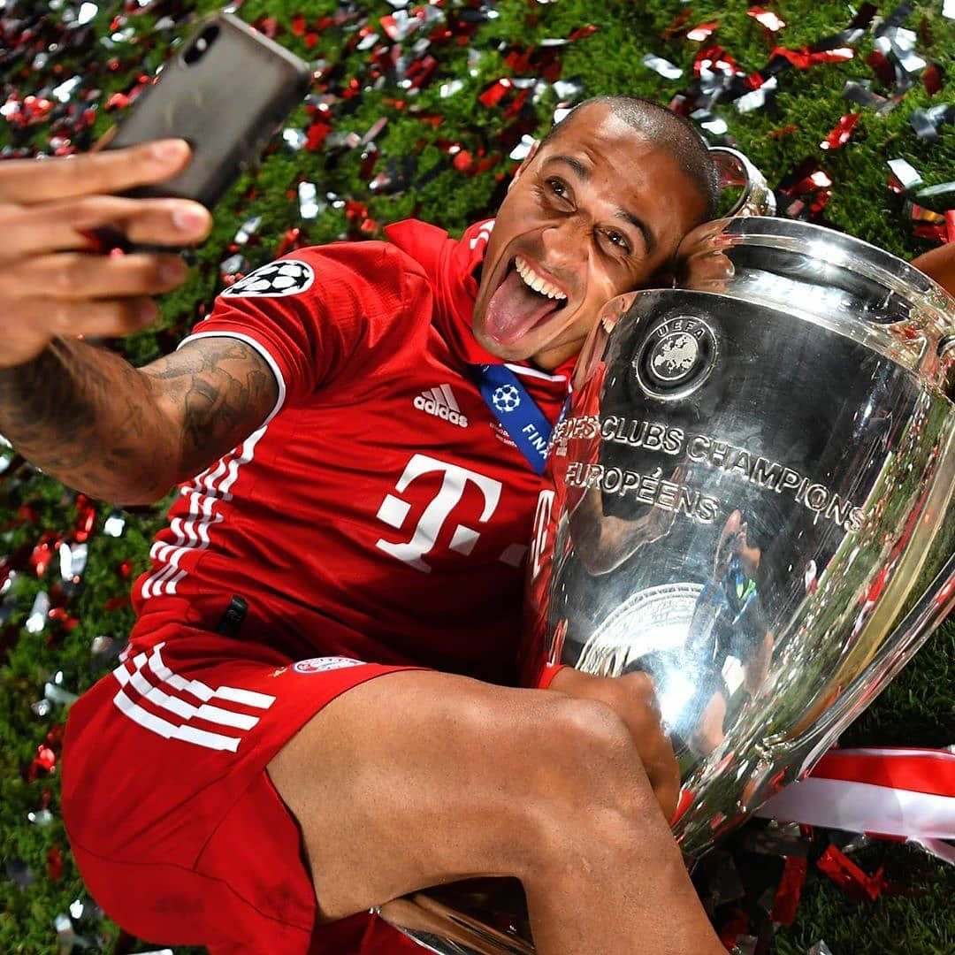 BAYERN MUNCHEN 2013-14 HOME UCL