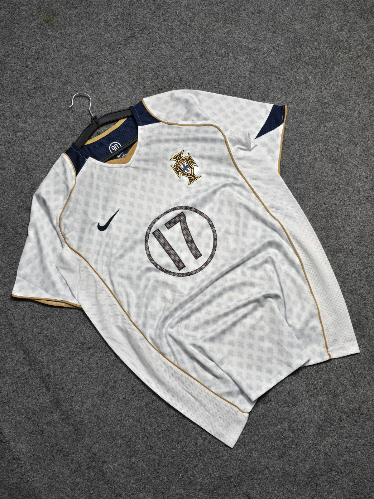 PORTUGAL 2004 AWAY (RONALDO)
