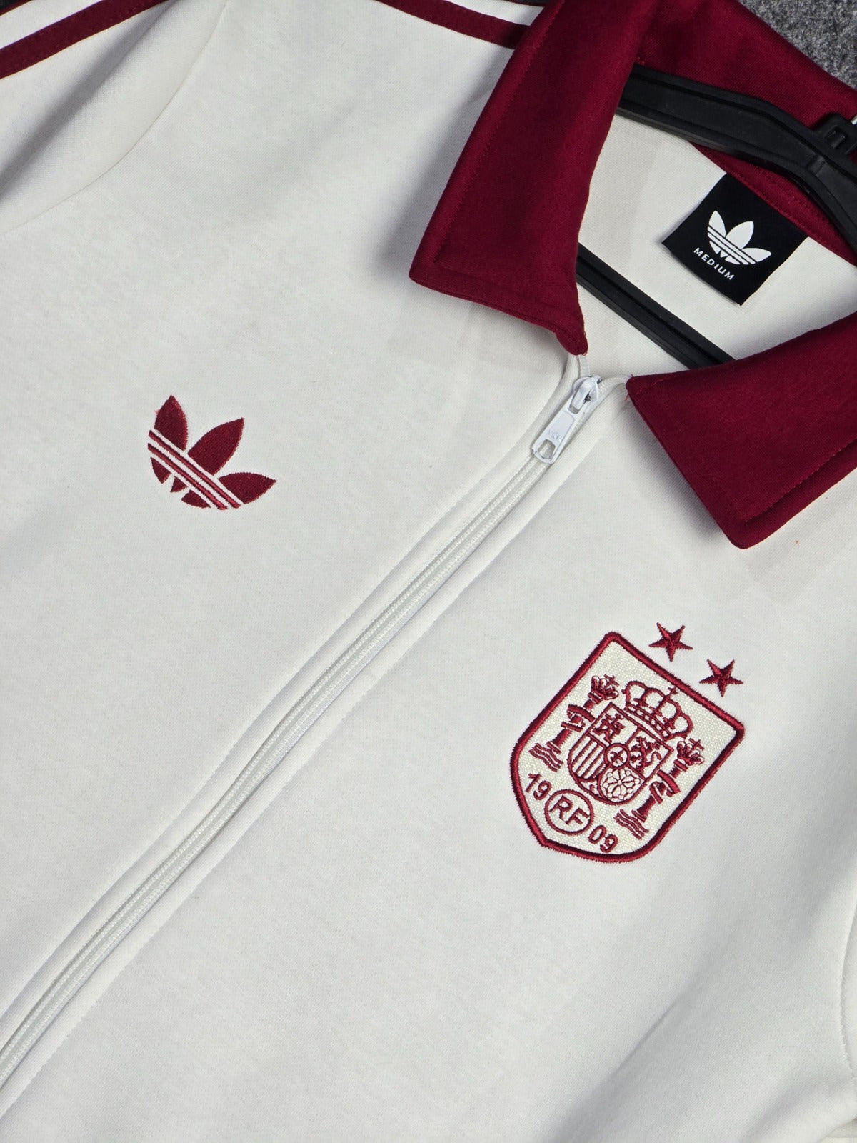 SPAIN AWAY ZIPPER 2 STAR 2026 EDITION (PLAIN)